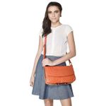 79107-BOLSA-COURO-CORAL-MODELO