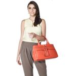 77053-BOLSA-COURO-GOIABA-MODELO