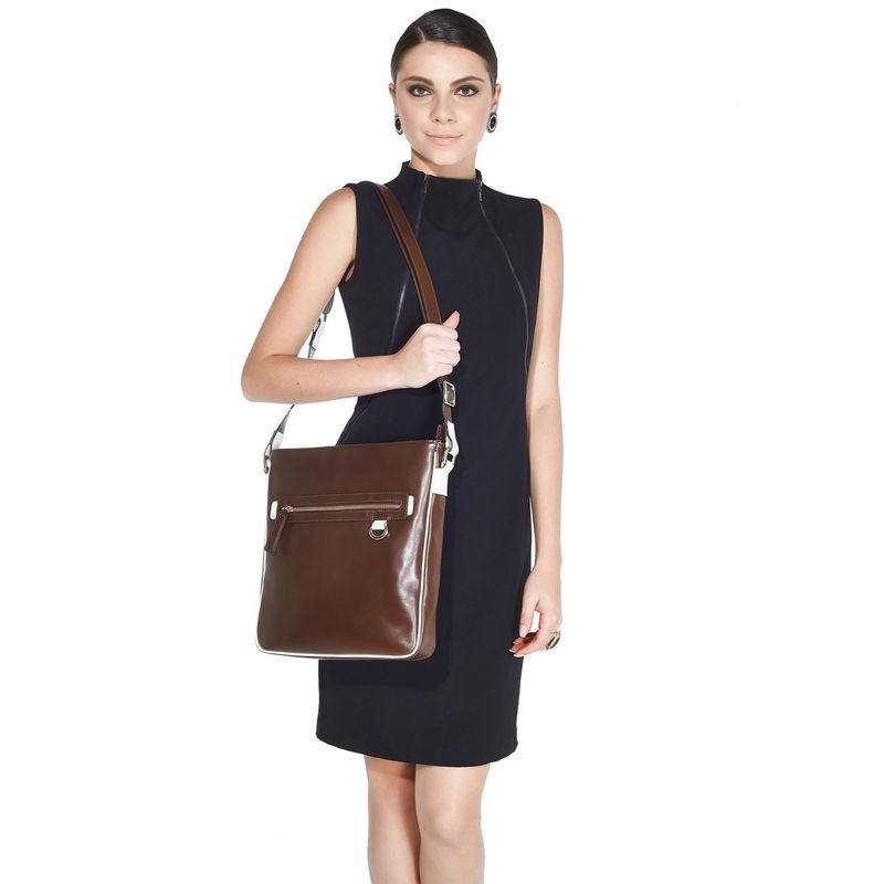 77044-BOLSA-COURO-CHOCO-OFF-WHITE-MODELO
