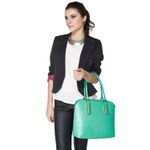 77068-BOLSA-COURO-VERDE-MODELO