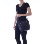 78055---Bolsa-Couro-Matelasse-Preto---Foto-Modelo