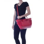 78067---Bolsa-Couro-Suede-Rubi---Foto-Modelo