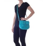 78010---Bolsa-Couro-Soft-Esmeralda---Foto-Modelo
