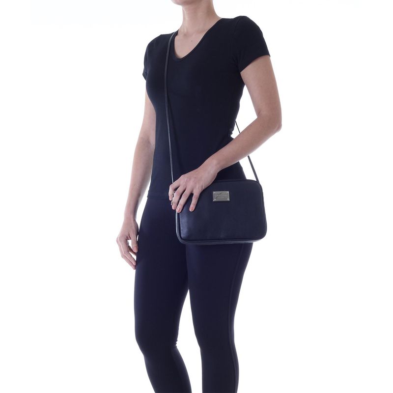 78012---Bolsa-Couro-Soft-Preto---Foto-Modelo