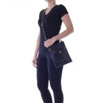 78065---Bolsa-Couro-Soft-Preto---Foto-Modelo
