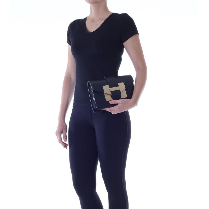 78002---Bolsa-Couro-Soft-Preto---Foto-Modelo-02