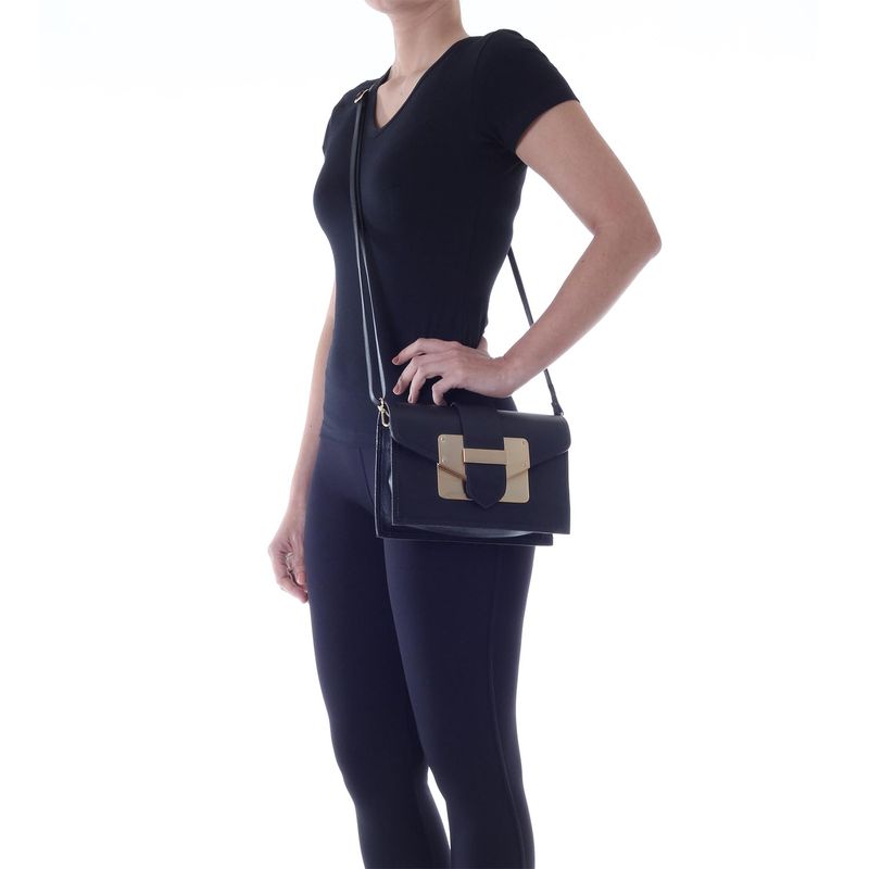 78002---Bolsa-Couro-Soft-Preto---Foto-Modelo