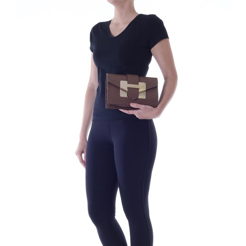 78002---Bolsa-Couro-Soft-Conhaque---Foto-Modelo-02