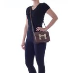 78002---Bolsa-Couro-Soft-Conhaque---Foto-Modelo
