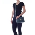 78032---Bolsa-Couro-Soft-Selva---Foto-Modelo
