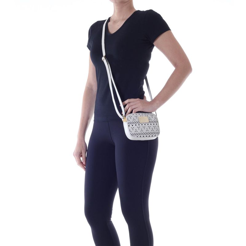 78040---Bolsa-Couro-Laser-Tribal-Ice---Foto-Modelo