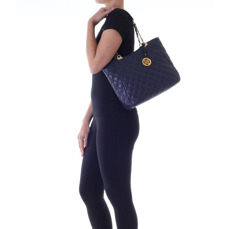 78047---Bolsa-Couro-Soft-Marinho---Foto-Modelo