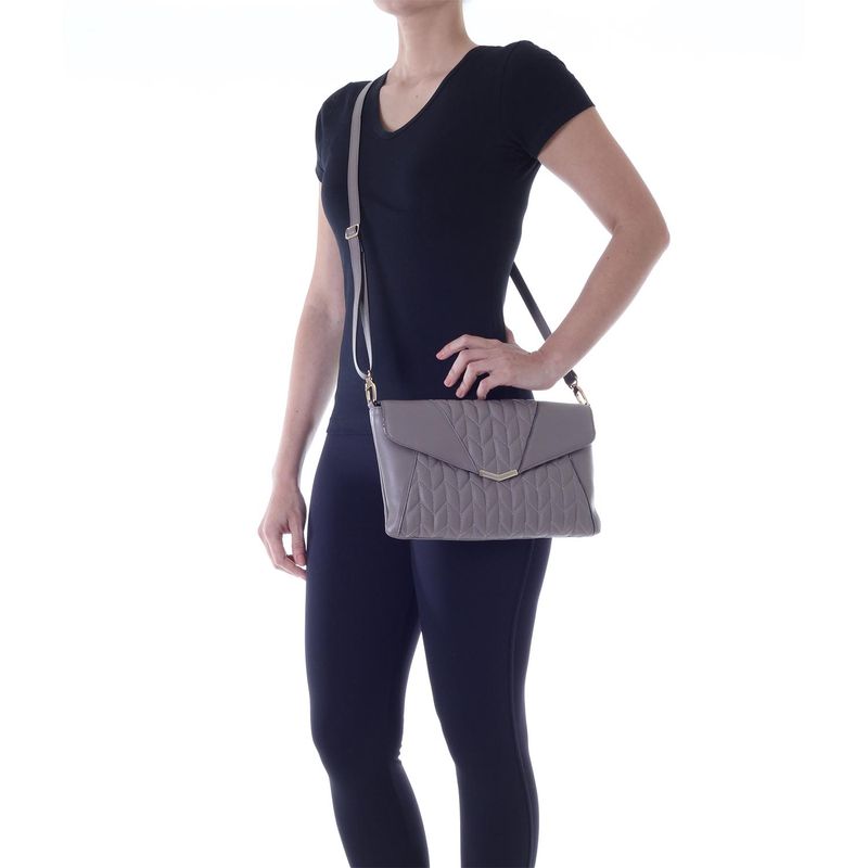 78063---Bolsa-Couro-Soft-Nozes---Foto-Modelo