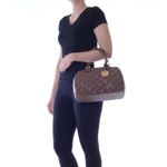 78115---Bolsa-Couro-Soft-Conhaque---Foto-Modelo