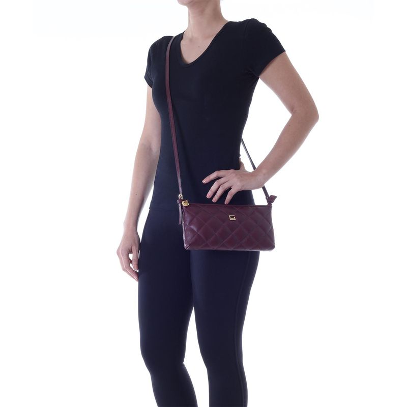 78006---Bolsa-Couro-Soft-Bordo---Foto-Modelo-02