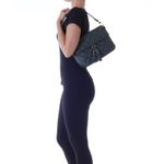 78031---Bolsa-Couro-Soft-Selva---Foto-Modelo-02