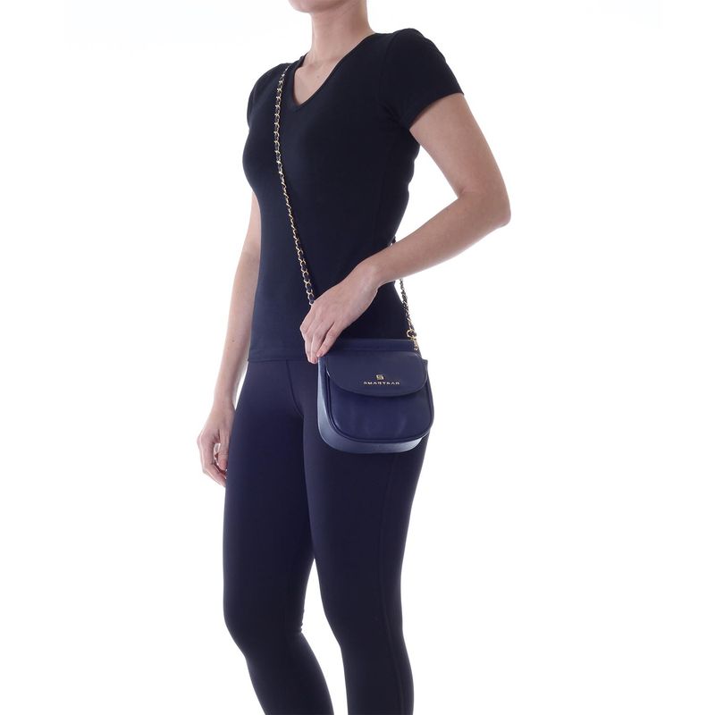78049---Bolsa-Couro-Soft-Marinho---Foto-Modelo