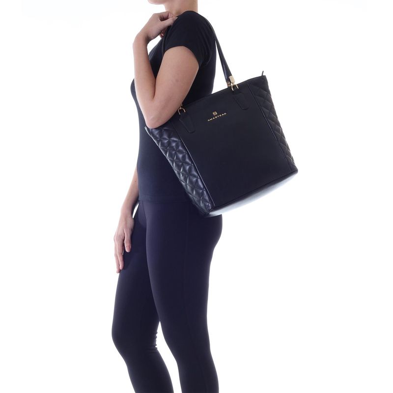 78048---Bolsa-Couro-Soft-Preto---Foto-Modelo