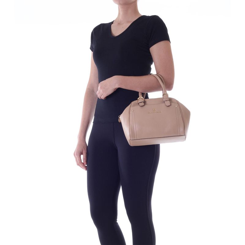78086---Bolsa-Couro-Soft-Amendoa---Foto-Modelo-02